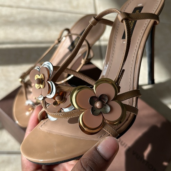 Louis Vuitton Flower Slingback Heels ✨ - Picture 5 of 9